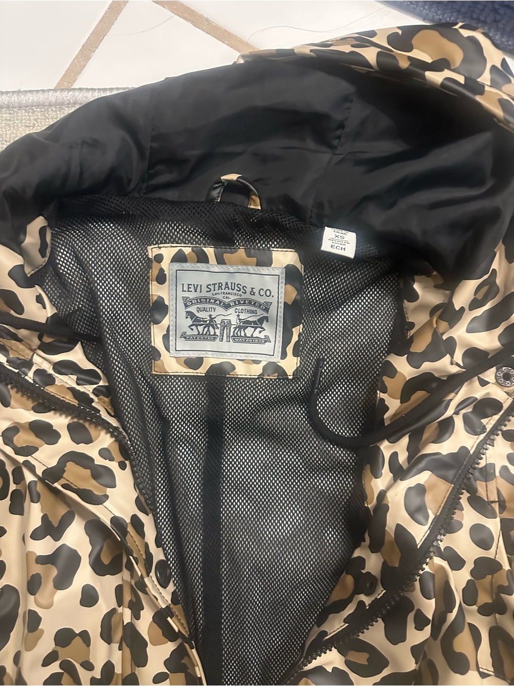 Levi’s Leopard Print Hooded Jacket Size XS